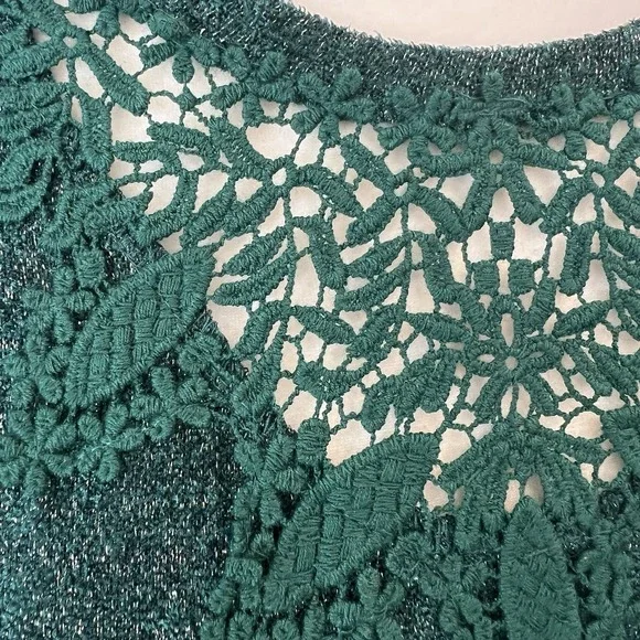 Maurices Women's Green Metallic Crochet trim Long sleeve Top Medium NWOT - Picture 2 of 9